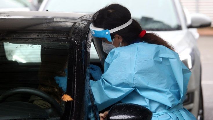 Coronavirus Lazio, il bollettino del 23 ottobre: 1.389 positivi. A mezzanotte scatta il coprifuoco