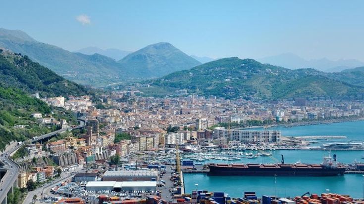 Salerno, porto extralarge si allarga fino a Vietri. Il sindaco: “È troppo invasivo”