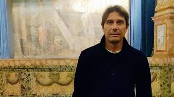 Antonio Conte alla Reggia di Caserta. Continua il “grand tour” del tecnico del Napoli