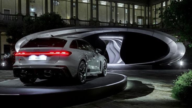 RS5 e R26, l’era ibrida Audi va in scena alla Milano Design Week
