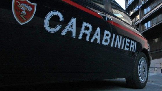 Palermo, fa lavoretti a casa della fidanzata: per i carabinieri è un operaio in nero, sanzionato