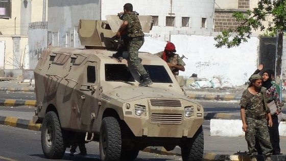 Yemen, due attentati contro l'esercito. Polemiche per blitz Usa