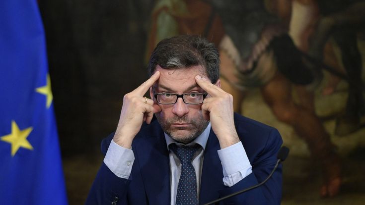 Giorgetti: “Al voto a fine ottobre o un governo elettorale anti-Iva”