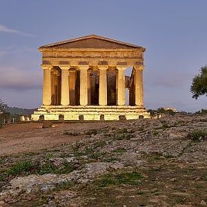 Le città al voto, il giro pazzo di Agrigento, poli divisi e patti anomali: "La vera sfida sarà al ballottaggio"
