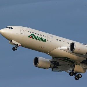 Continuità territoriale, Air Italy non cambia idea: "Impensabile condividere tratte di Olbia con Alitalia"