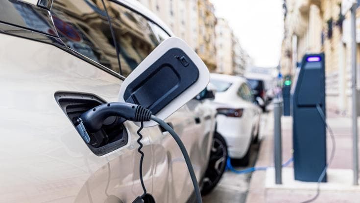 Con i veicoli elettrici l’Ue risparmierà 20 milioni di tonnellate di Co2 nel 2025