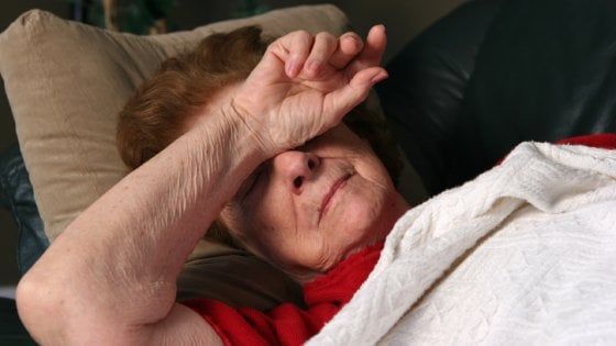 Il cambiamento climatico ci ruba il sonno. Lo studio: ''Più colpiti poveri e anziani''