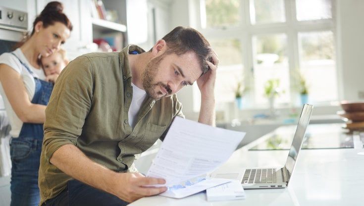 Nel 2020 il 59% degli italiani ha avuto difficoltà ad arrivare a fine mese