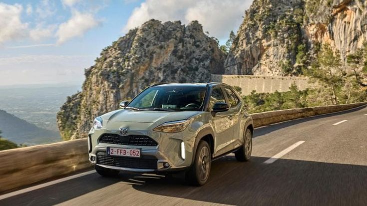 Yaris Cross, l’atto secondo della best seller dei record con l’ibrido da 130 Cv