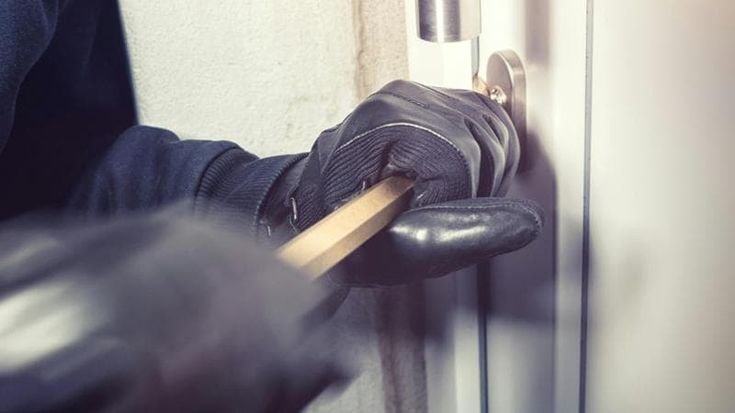 Rapinatori in casa: dal Nomentano all’Appio colpi in serie e bottino da record
