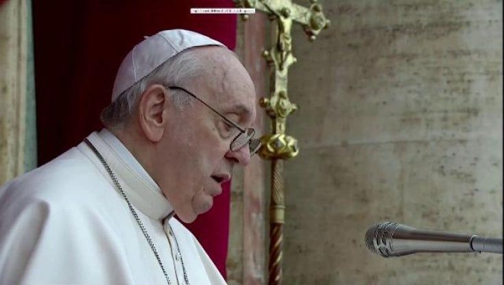Papa Bergoglio alle famiglie: "Sconfiggiamo l'inverno demografico"
