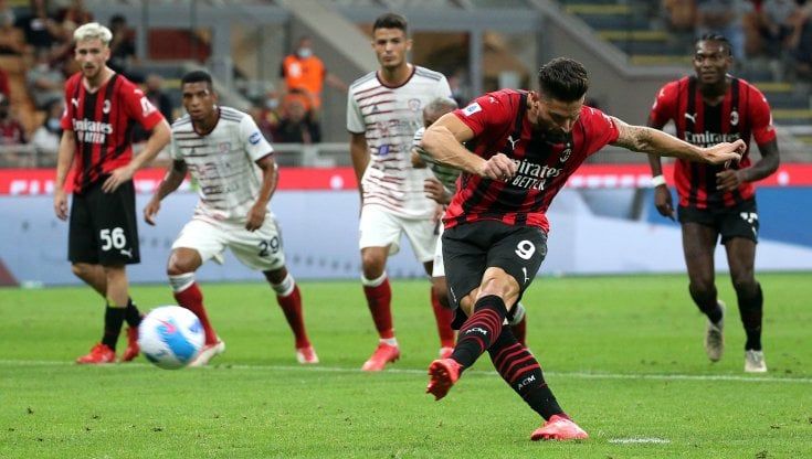 Milan-Cagliari 4-1, ai rossoneri basta un tempo. E Giroud fa doppietta