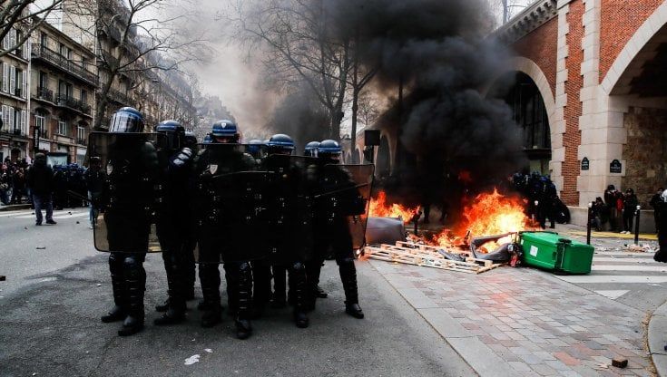 Francia, dal Senato via libera alla riforma delle pensioni. Borne: "Passo decisivo"