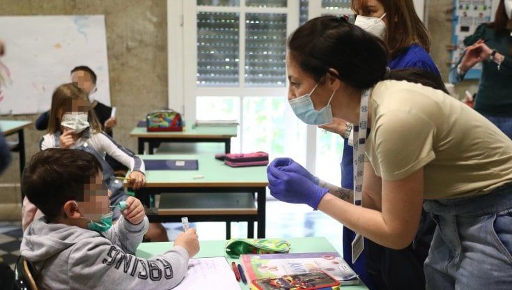Covid, l'ok del ministero ai test salivari. Sasso: "Ottima soluzione per chi fa la maturità"