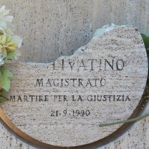 Danneggiata la stele di Livatino, un'associazione: "La ricostruiamo noi"