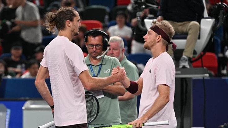 Zverev battuto a Shanghai da Davidovich Fokina. Per lui la sedicesima sconfitta nel 2026