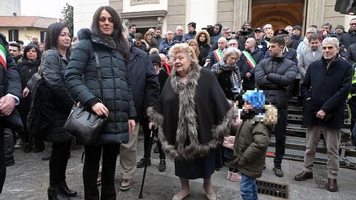 Lorenzo Rovagnati, folla ai funerali. La moglie: “Quando è nata nostra figlia ti ho sentito vicino”