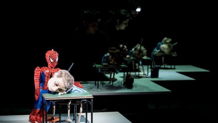 Al Teatro al Parco di Parma La classe, docupuppets sui fantasmi di una educazione autoritaria