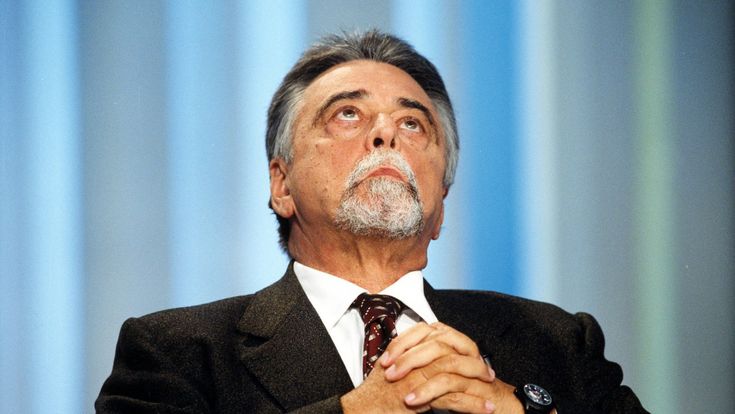 Occhetto: “Una rivoluzione gentile contro il pietoso populismo della destra”