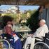 Papa Francesco a casa di Emma Bonino, la visita dopo il ricovero, le rose e i cioccolatini: 'Lei è esempio di libertà e resistenza'