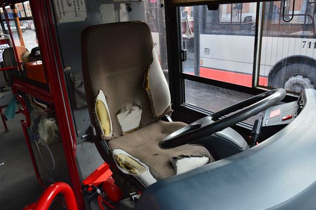 Assenteismo, autisti in rivolta:<br />"Bus rotti, vecchi e sporchi"