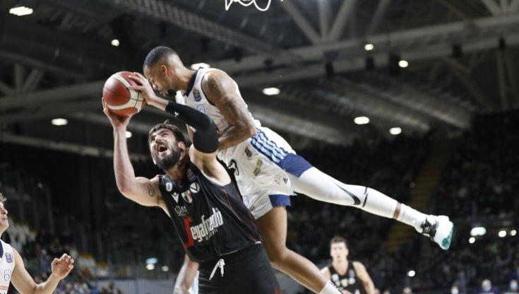 Basket, il pagellone. Virtus, un secondo posto da 8. Fortitudo, un ultimo da 5 (e troppo viavai)