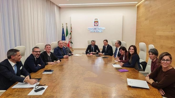 Bocciati i conti della sanità, Decaro attacca il governo: “Medici pochi e malpagati”