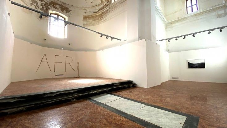 L'arte sovversiva di Binta Diaw: "Mi muovo con libertà tra l’essere nata e cresciuta in Italia e le origini senegalesi"