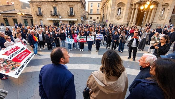 Niscemi a nove mesi dalla frana: città sospesa nel vuoto dopo trent'anni di promesse tradite