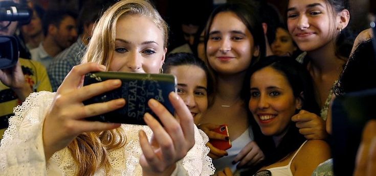 Game of Thrones, la stagione degli addii. Sophie Turner: "Com'è dura lasciare"