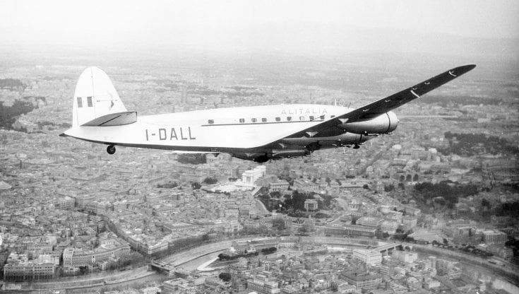 Alitalia, ultima chiamata: 75 anni di storia tra cambi societari e maxi buchi di bilancio
