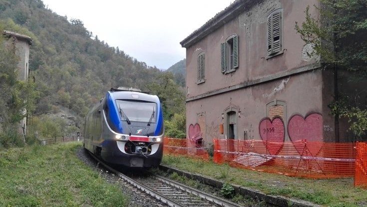 Faentina, la rabbia dei sindaci: “Basta ritardi sui treni”