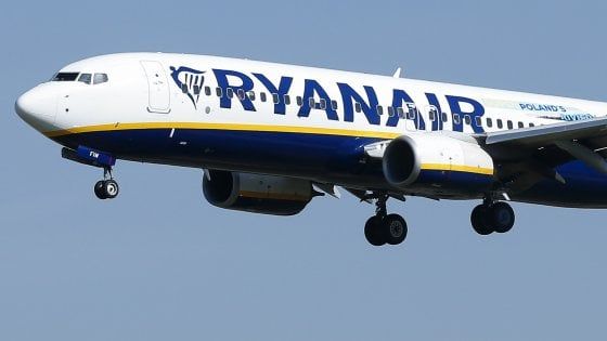 Sciopero Ryanair, in Puglia cancellati 8 voli: disagi a Bari e Brindisi