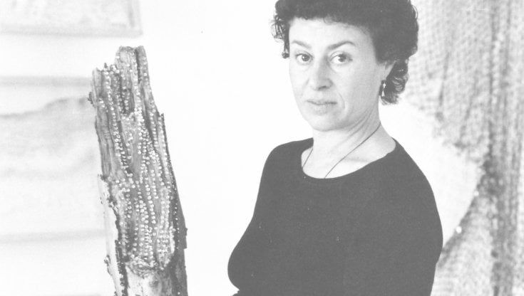 Franca Sonnino "Il filo, il segno e lo spazio": la ricerca dell'artista nella doppia mostra tra Cagliari e Atene