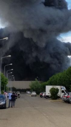Incendio a Langhirano: la spaventosa colonna di fumo