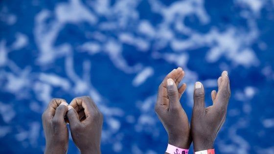 Manifesto antirazzista, oltre mille firme: "Contro la xenofobia ci mettiamo la faccia"