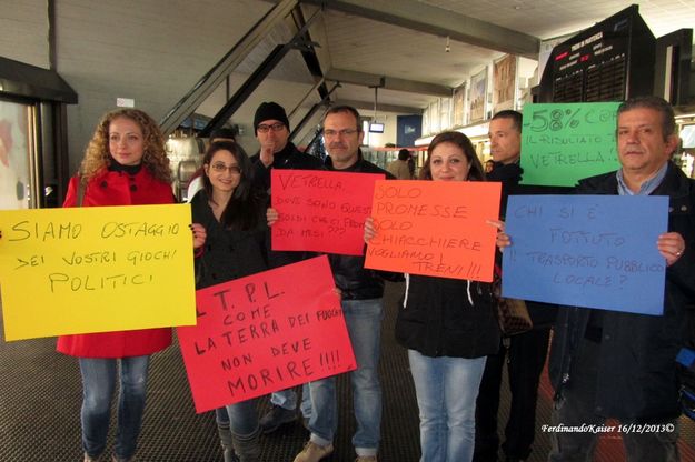 Flash mob nella stazione<br />dell'ex Circumvesuviana