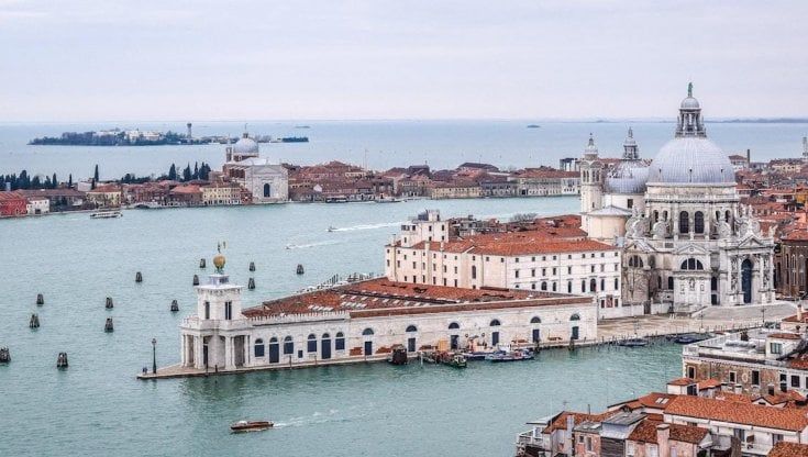 Risveglio lento a Venezia. I turisti sono tornati ma solo nei weekend