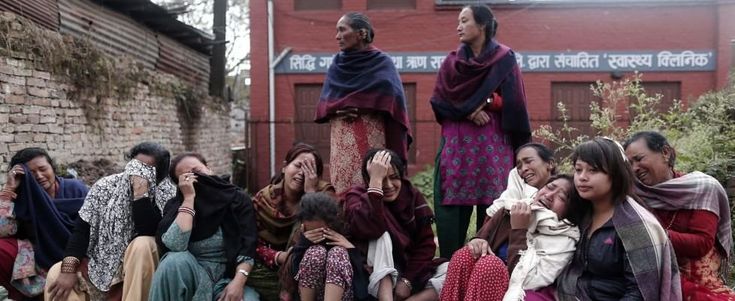 Nepal, il premier: "Temiamo 10mila morti". Farnesina: 10 gli italiani irreperibili