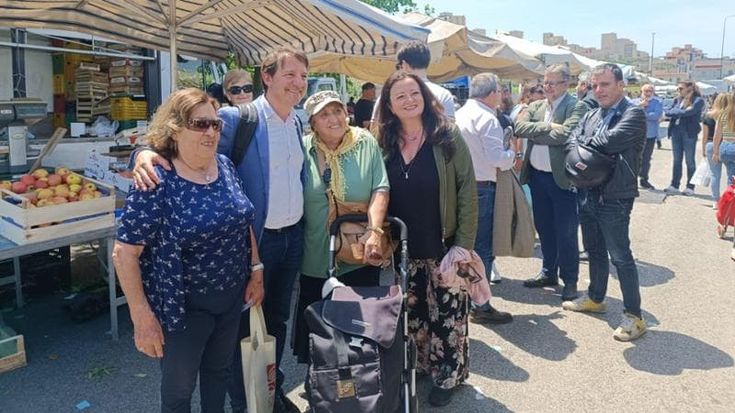 Tridico al mercatino di Ponticelli: “E ora serve il salario minimo”