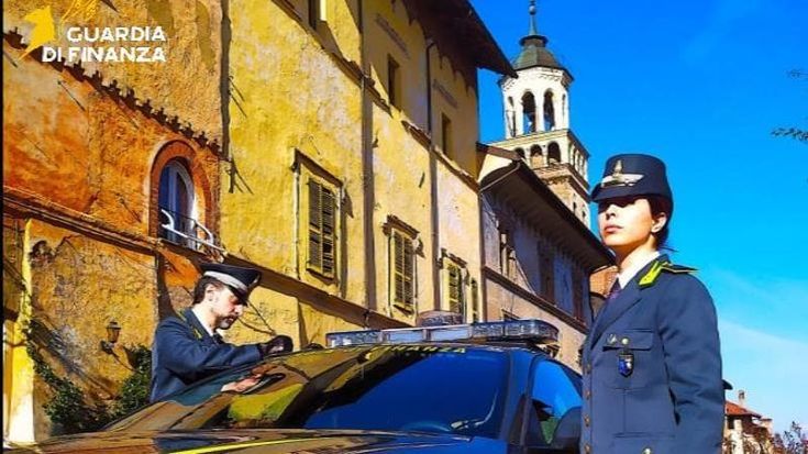 Ville, conti esteri e 26 lavoratori in nero: così marito e moglie evadono mezzo milione di euro
