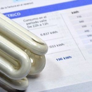 Bonus sociali gas, luce e acqua in scadenza: due mesi in più per rinnovarli
