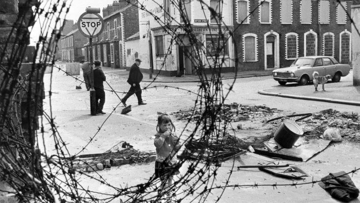 Irlanda del nord, quel confine vecchio di un secolo divenuto ferita
