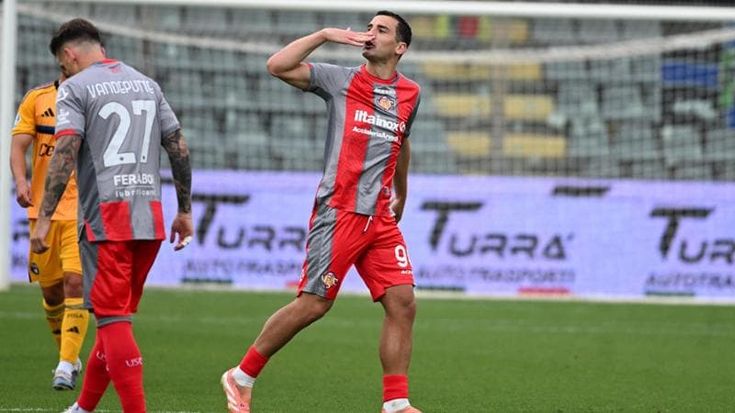La Cremonese vince e spera, 3-0 al Pisa. Giampaolo a -1 dal Lecce