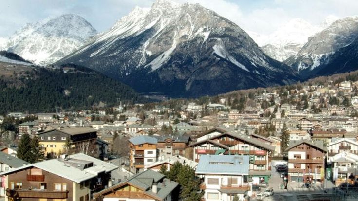 Voglia di vacanze in montagna: da Livigno a Bormio ecco dove costano di più le case e dove si risparmia in Lombardia