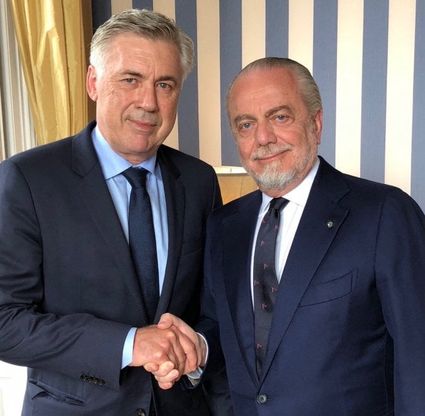 Napoli, Ancelotti-De Laurentiis: tra scherzi e strette di mano