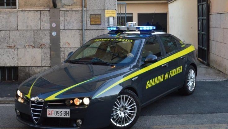 Salerno, farmaci dopanti nel bagagliaio: due denunciati