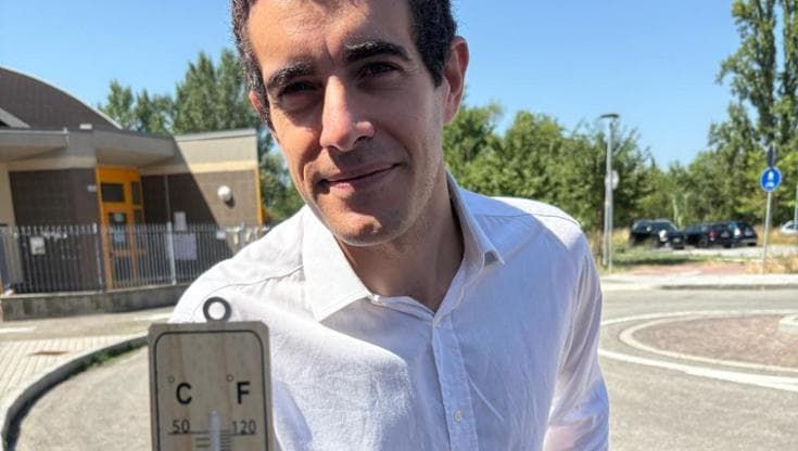Caldo Bologna, l’opposizione bussa alla scuola materna col termometro in mano. “Non ci hanno aperto”