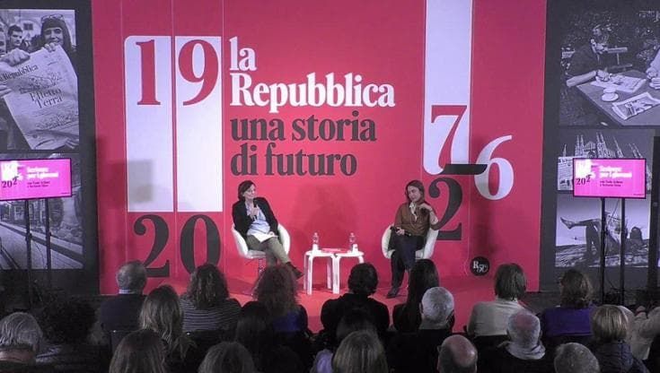 Viola Ardone e Stefania Aloia: "Scuola lontana da attualità si torni a leggere il giornale in classe"