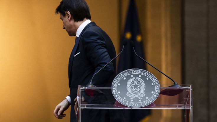 Conte si dimette. È crisi al buio